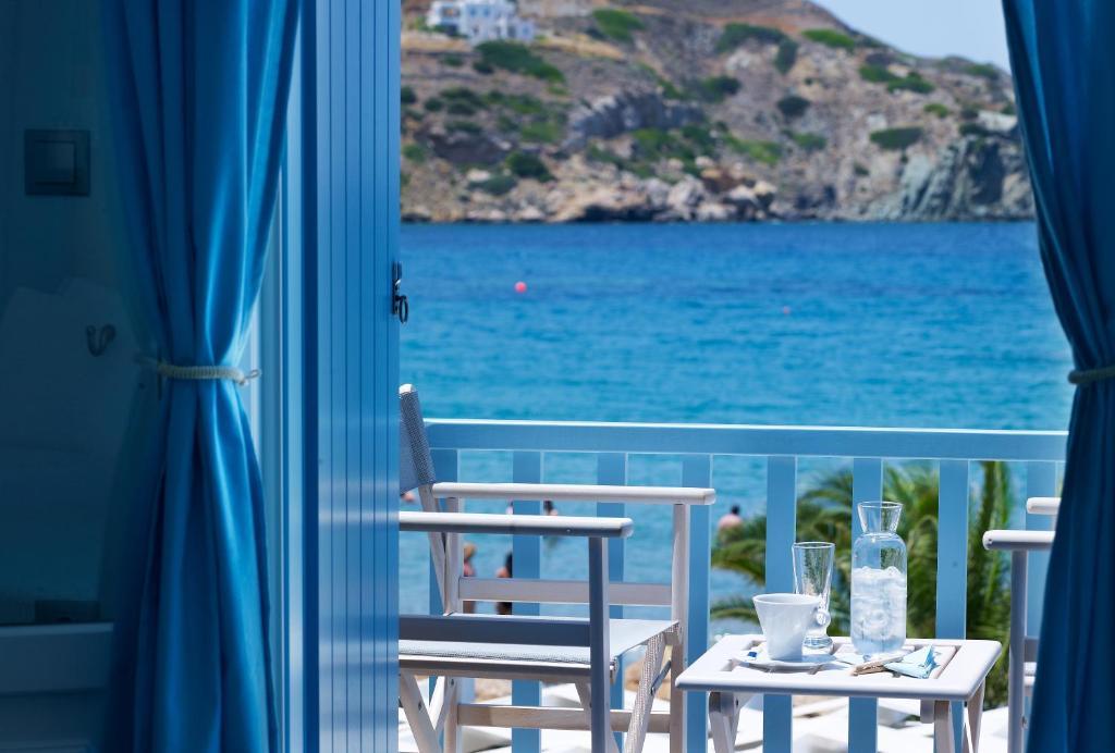 Blue Harmony Hotel Kini ภายนอก รูปภาพ