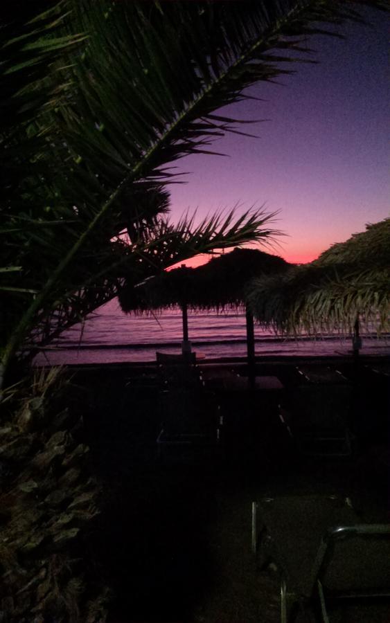 Blue Harmony Hotel Kini ภายนอก รูปภาพ