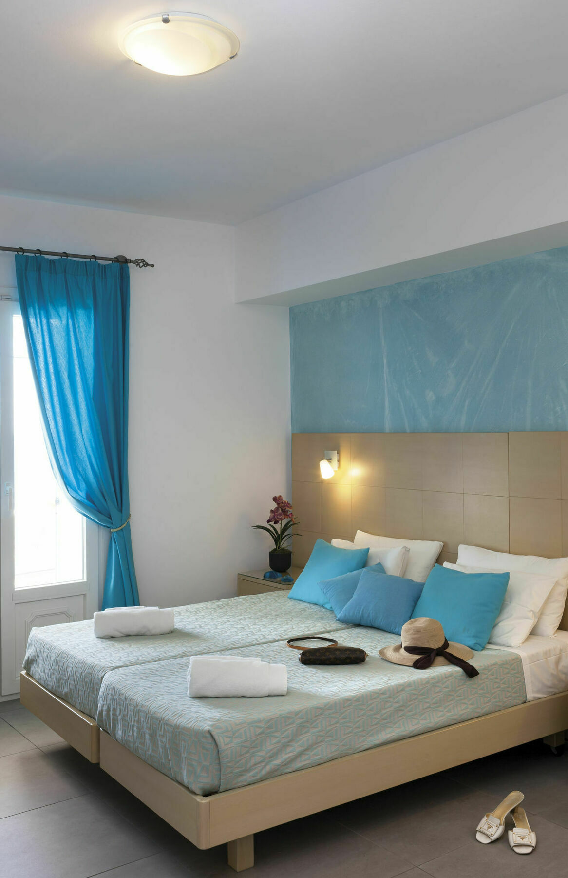 Blue Harmony Hotel Kini ภายนอก รูปภาพ