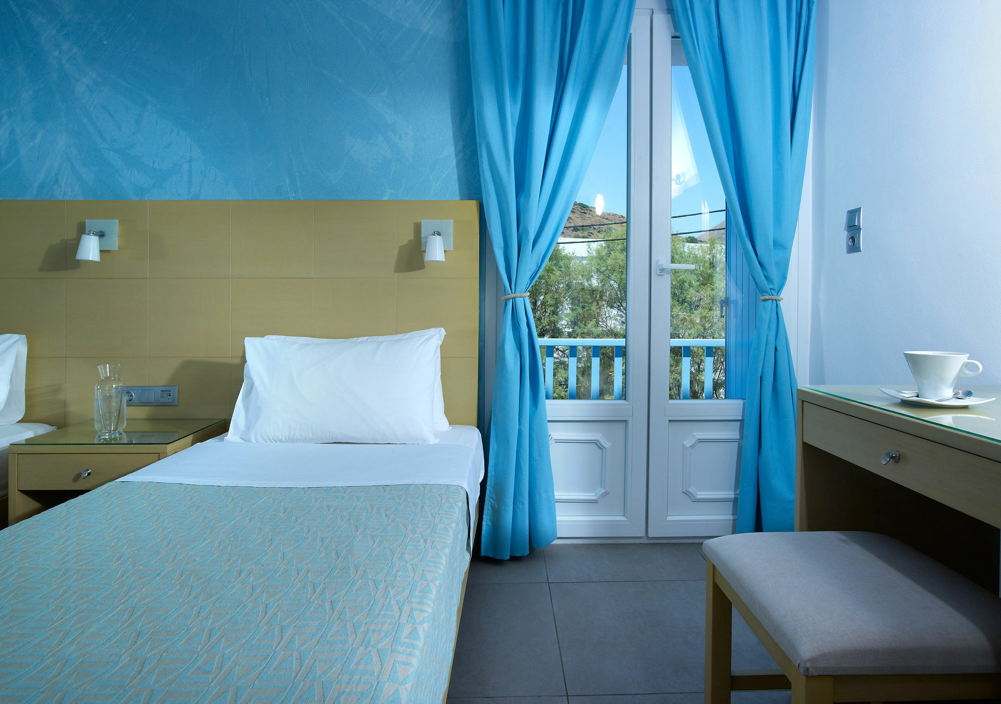 Blue Harmony Hotel Kini ภายนอก รูปภาพ