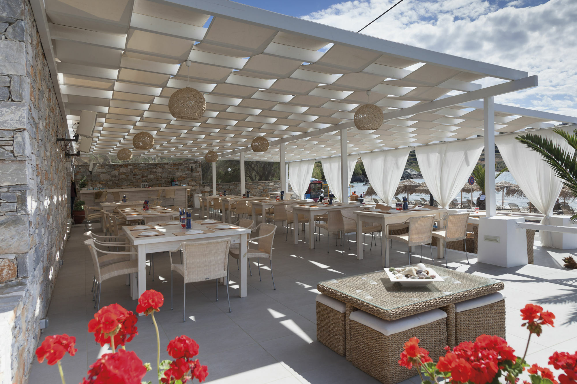 Blue Harmony Hotel Kini ภายนอก รูปภาพ