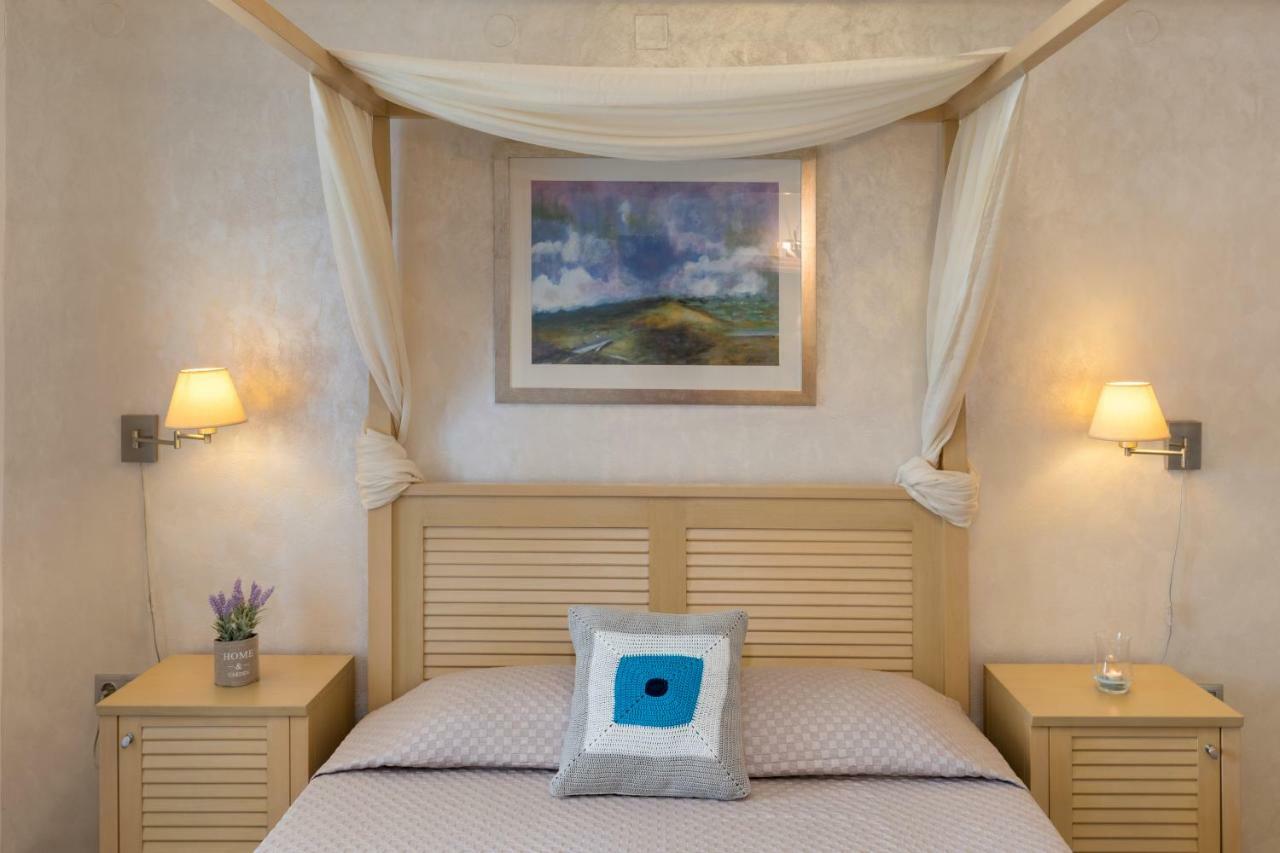 Blue Harmony Hotel Kini ภายนอก รูปภาพ